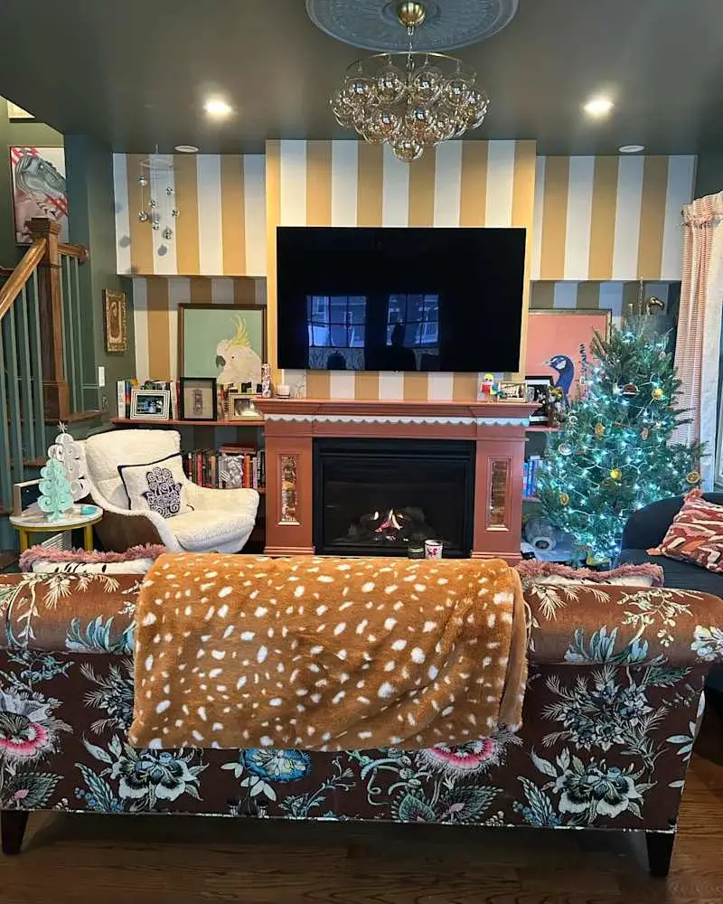 The 10 Most Unrecognizable Living Room Transformations We Saw All Year