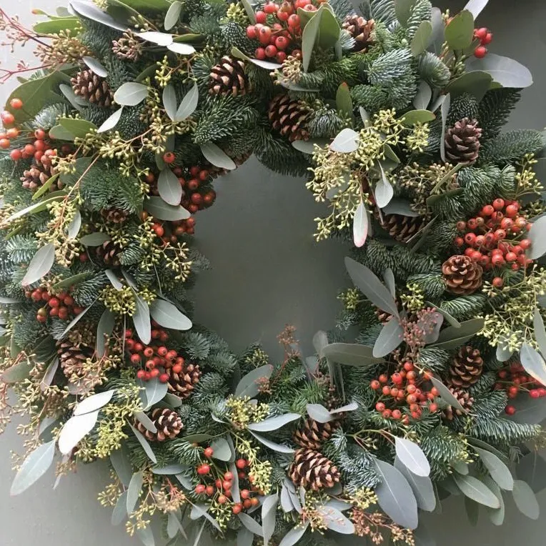 The Elizabeth Christmas Wreath - Kensington Flowers