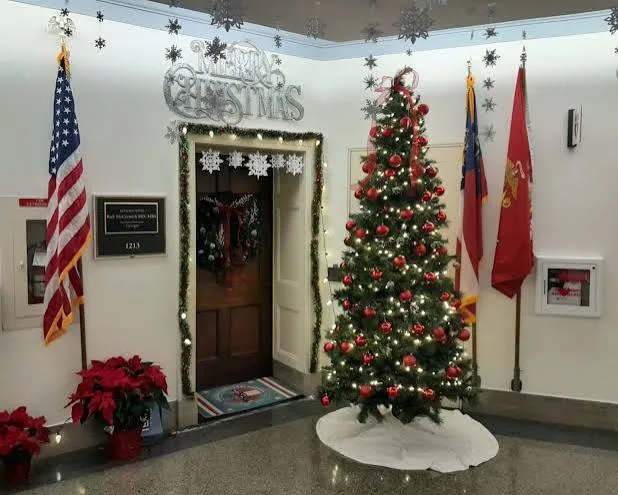 The naughty and the nice: Home-state holiday decor bedecks congressional  offices • Maine Morning Star