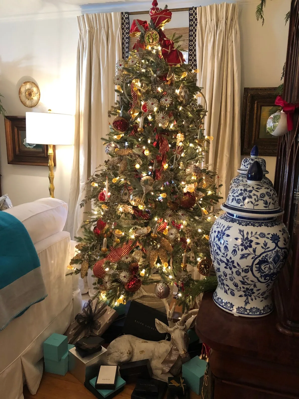The Uptown Acorn: Deck the ... {Christmas Tree}