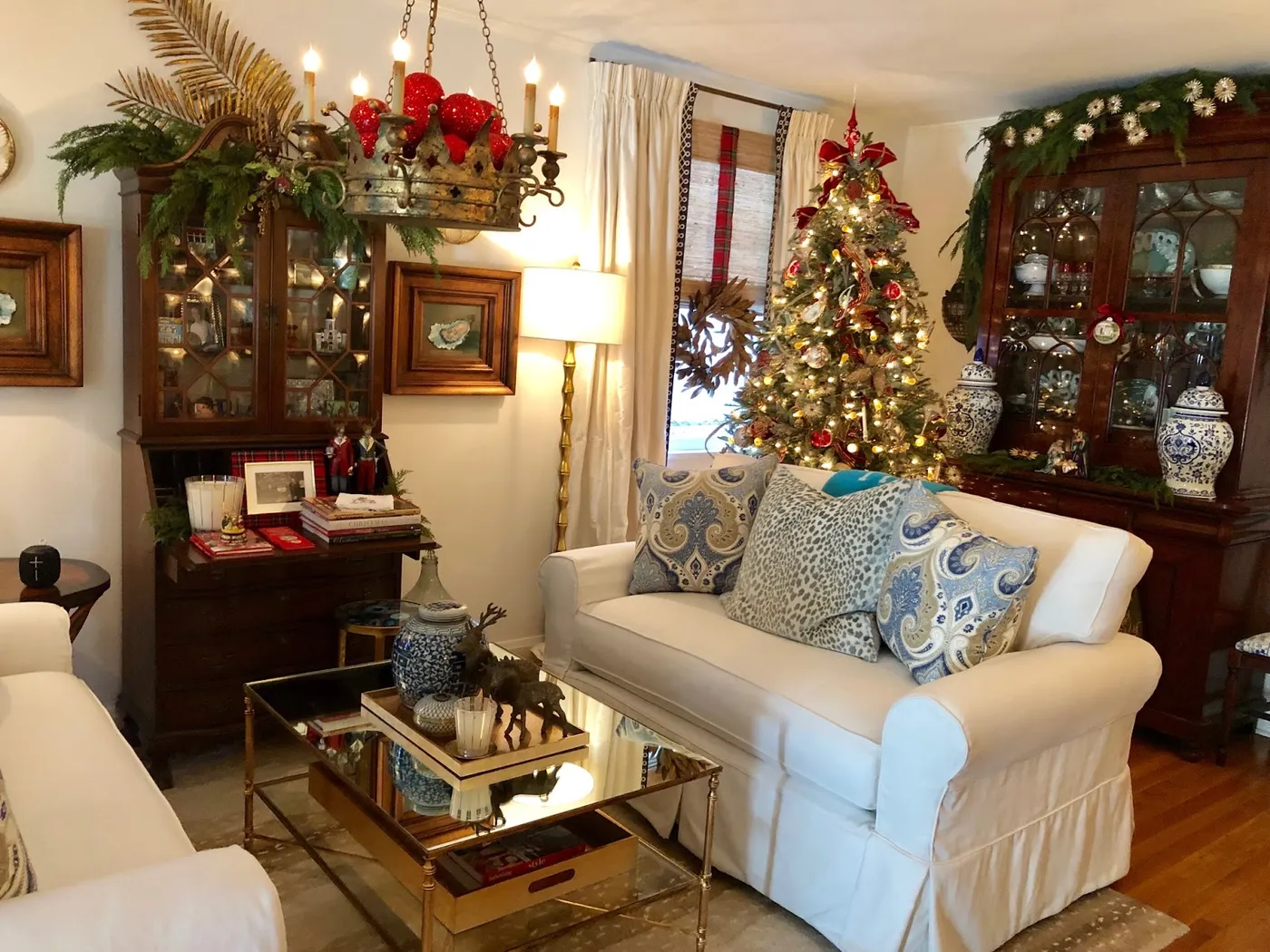 The Uptown Acorn: Deck the ... {Christmas Tree}