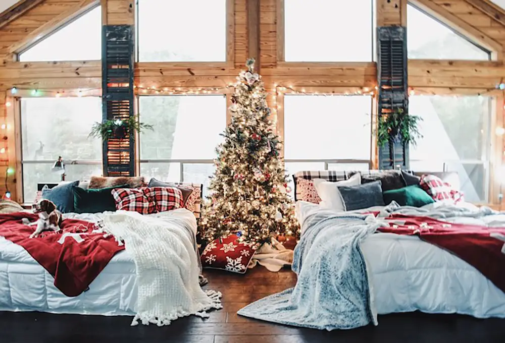 This Rustic Cabin Home Tour Is a Christmas Dream | The Everygirl