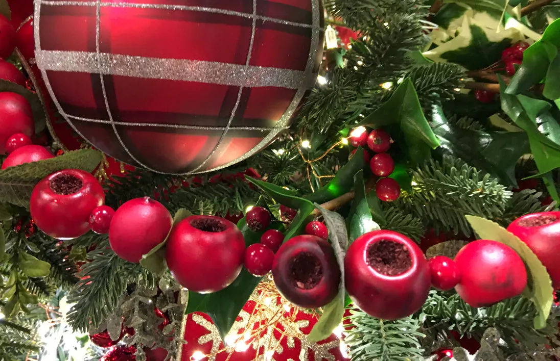 This seasonal crab apple wreath makes a great decoration 23” artificial crabapple cranberry Christmas grapevine wreath