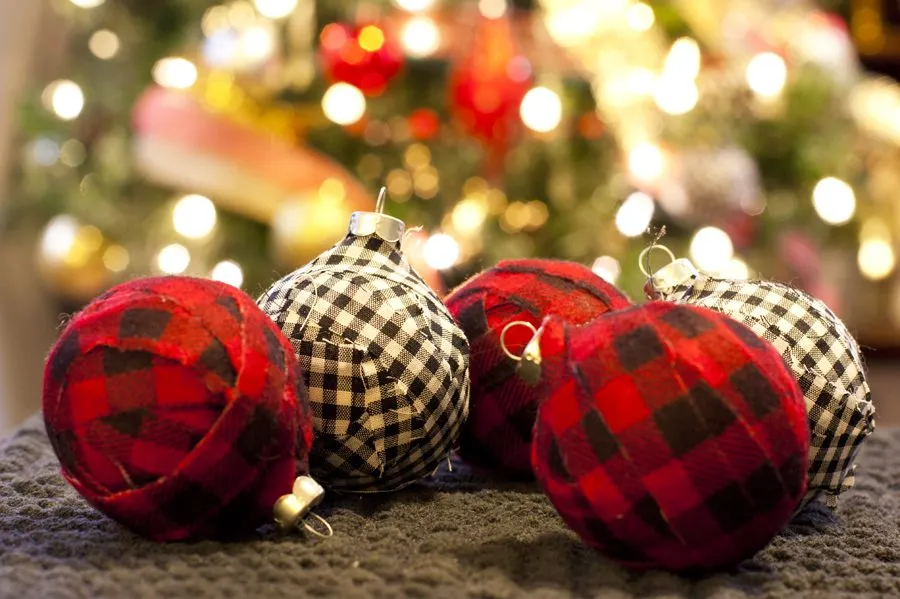 Thrifty Plaid DIY Christmas Ornament Tutorial