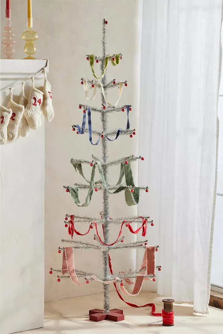 Tinsel Christmas Trees: 8 Designer Styling Tips & History | Apartment  Therapy