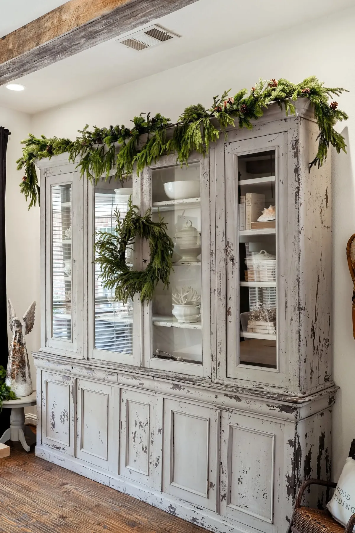 Tips for Decorating Your Christmas Wreath - Decorator's Warehouse