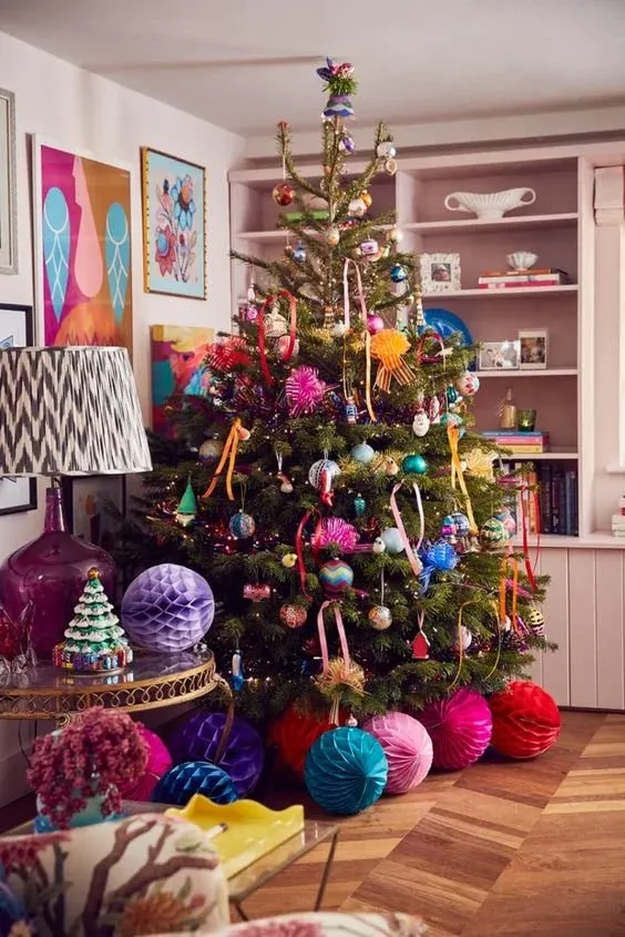 Tis the season for colorful Christmas trees & childhood reminiscence — LFB COLOR