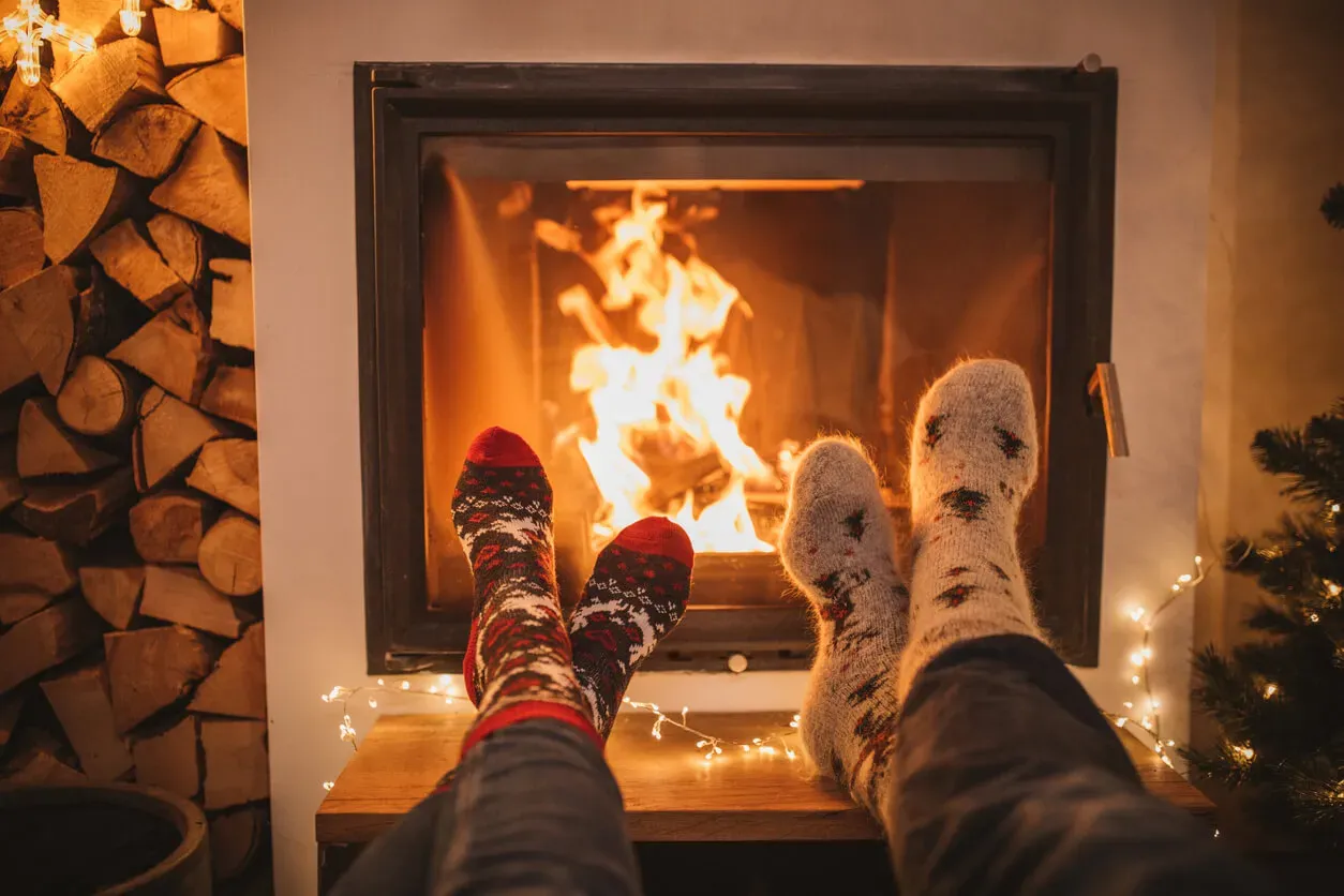 Top 10 Indoor Fireplaces for a Warm, Cozy Winter