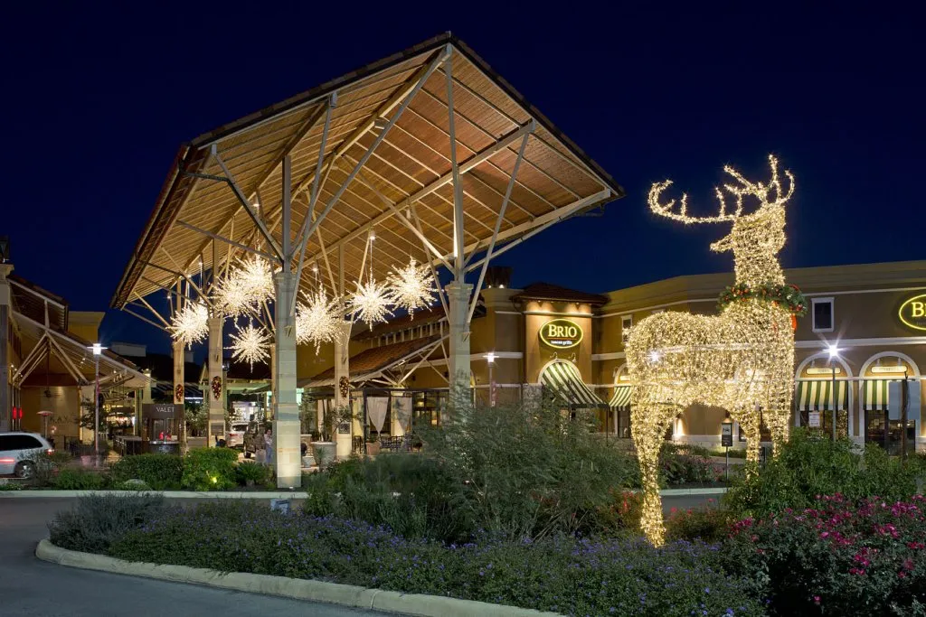 Top Commercial Christmas Decorations | Natura®