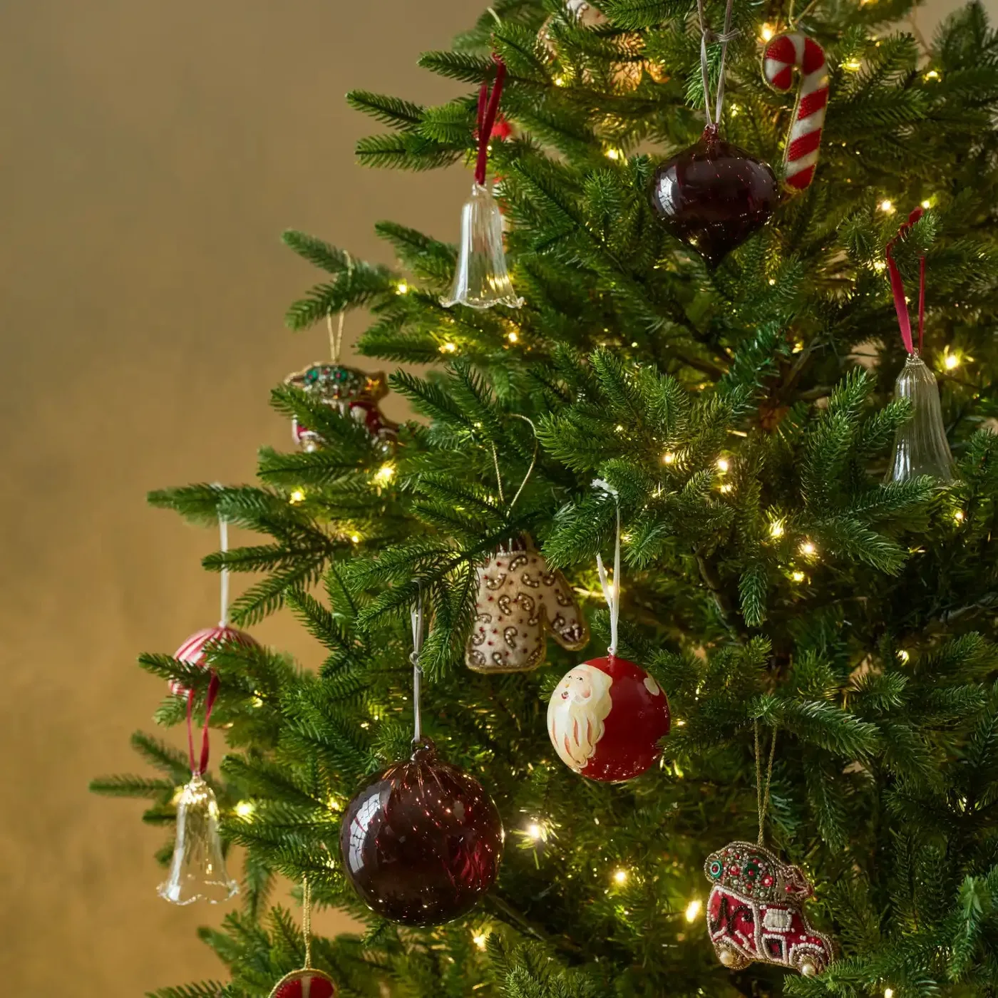 Traditional 6ft Pre-Lit Christmas Tree Set with Decorations – Neptune