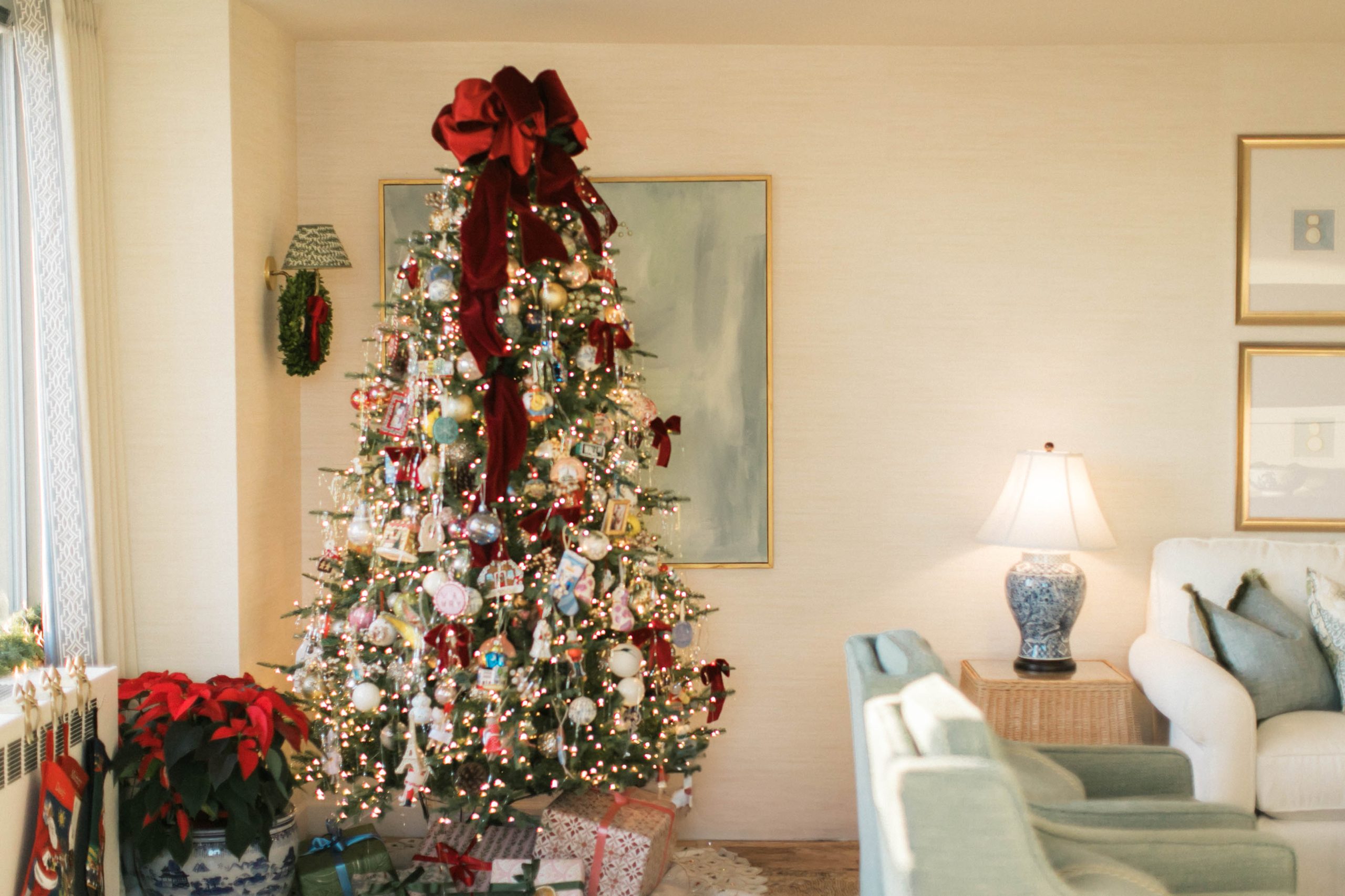 Traditional Christmas in a New York City Apartment | Tips & Inspo