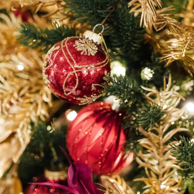 Tree Antique Tinsel Garland The Ultimate Guide To Decorating With Tinsel  This Christmas