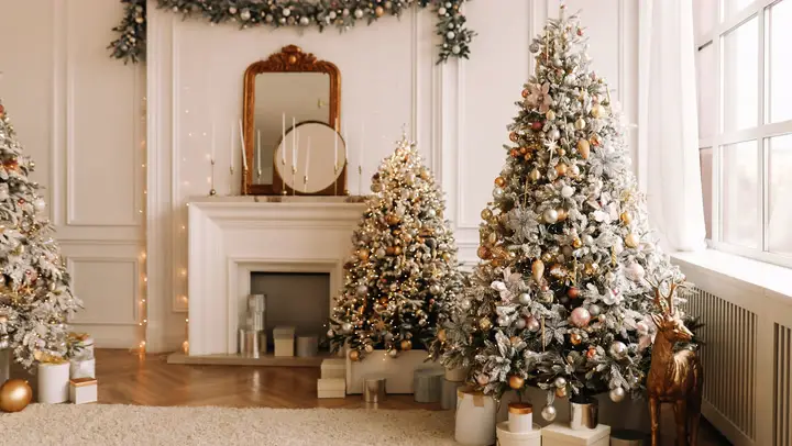 Victorian Holiday Decor Will Give Your Home Vintage Elegance