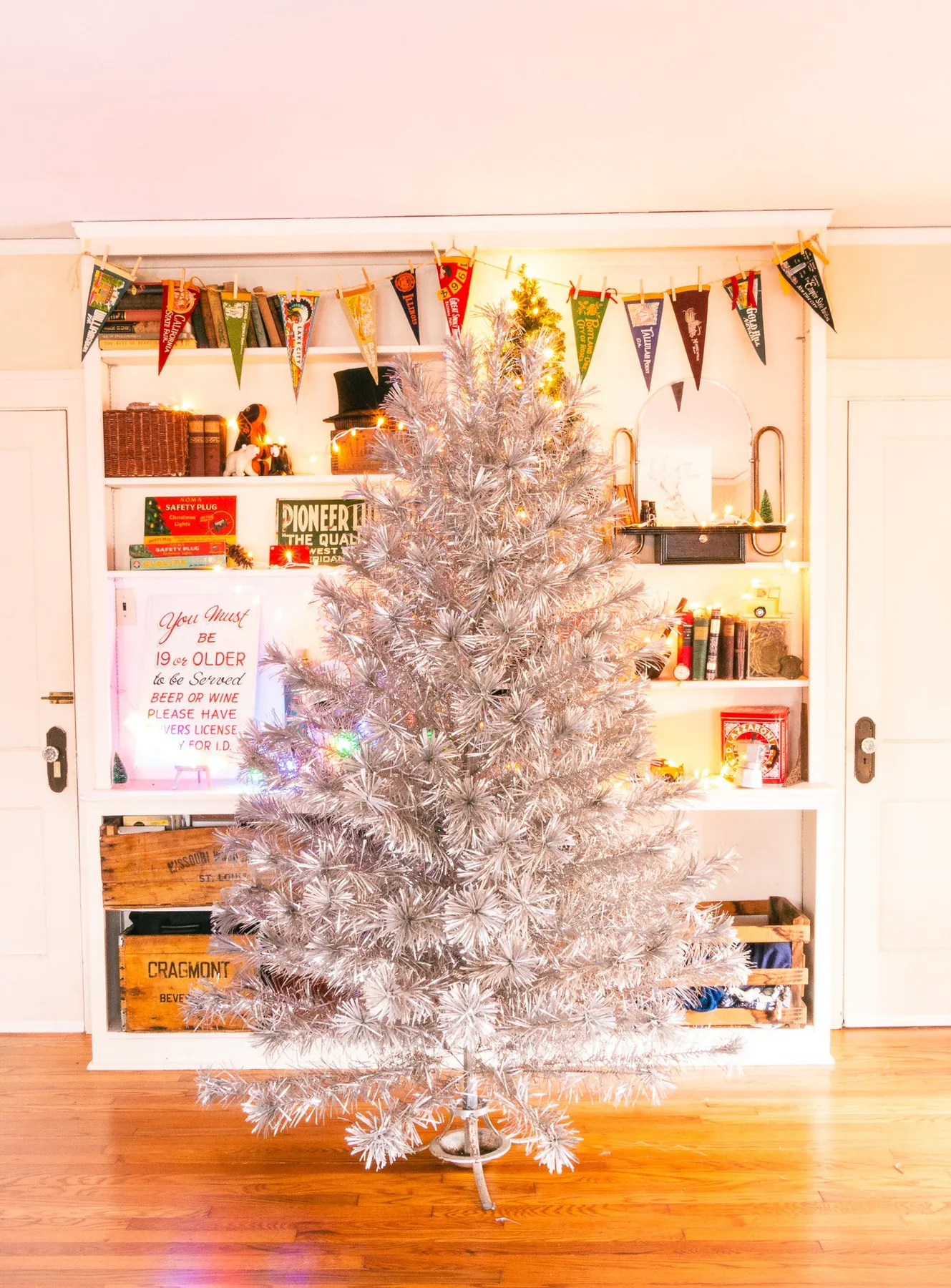 Vintage Aluminum Christmas Tree 7ft Aluminum 1960s Christmas Tree Tall Vintage Silver Holiday Decor – Eagle's Eye Finds