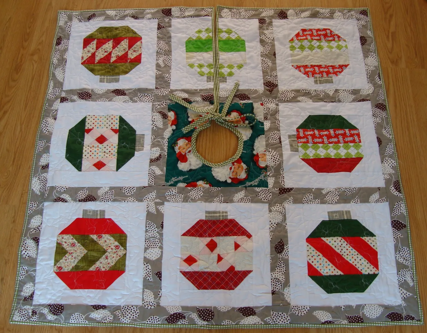 Vintage Holiday / CHARM ABOUT YOU