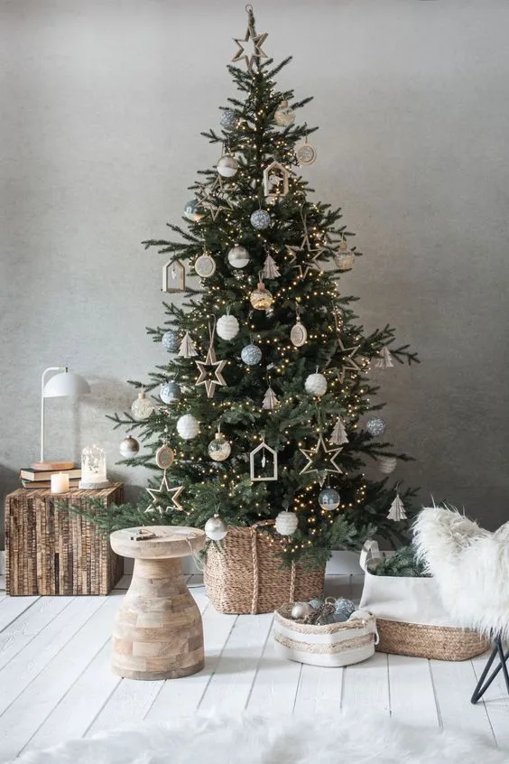Ways To Decorate Your Home Simple Yet Insanely Elegant For Christmas