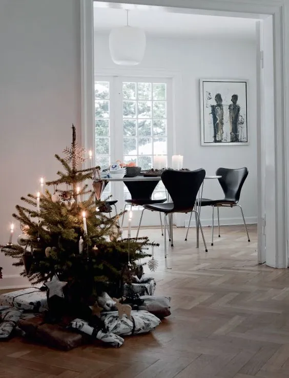 What I'm Pinning Lately: Warm & Minimalist Christmas Decor | carmenjavier.co